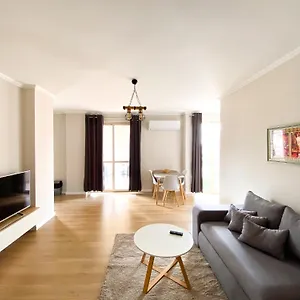 https://modern-apartment-new-bazaar-tirana.hotels-in-tirana.com
